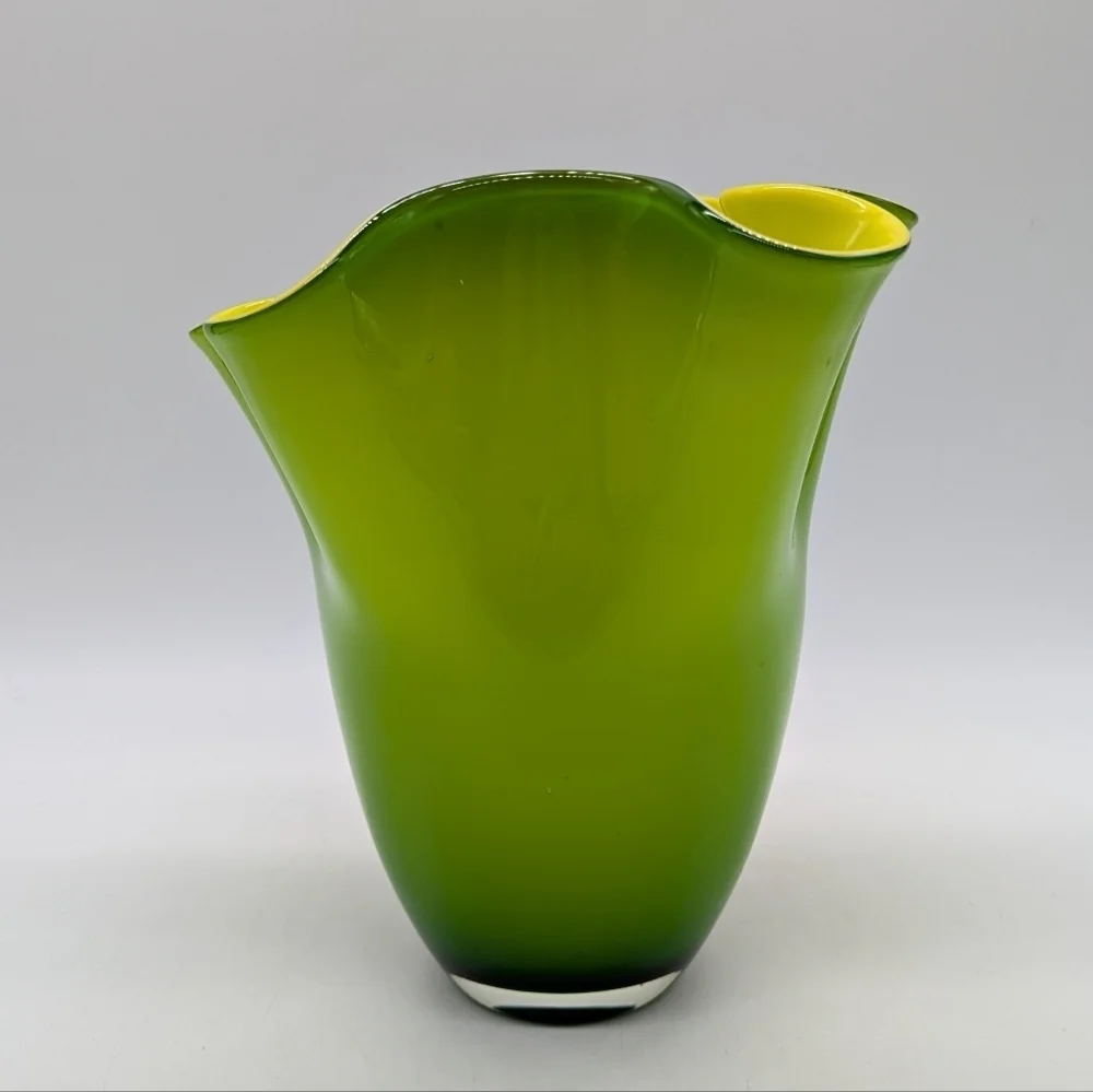 Green Yellow Handkerchief Ruffle Edge Glass Art Vase